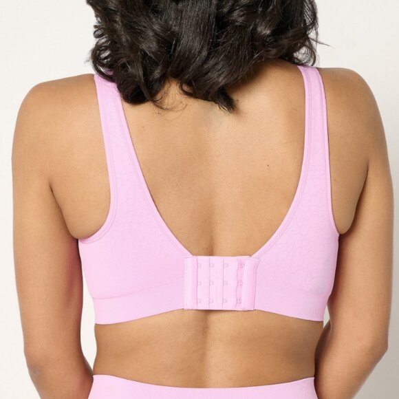 Breezies~Cooling Comfort Wirefree Contour Bra~Vanilla~A670851~Foam Cups - Picture 3 of 3